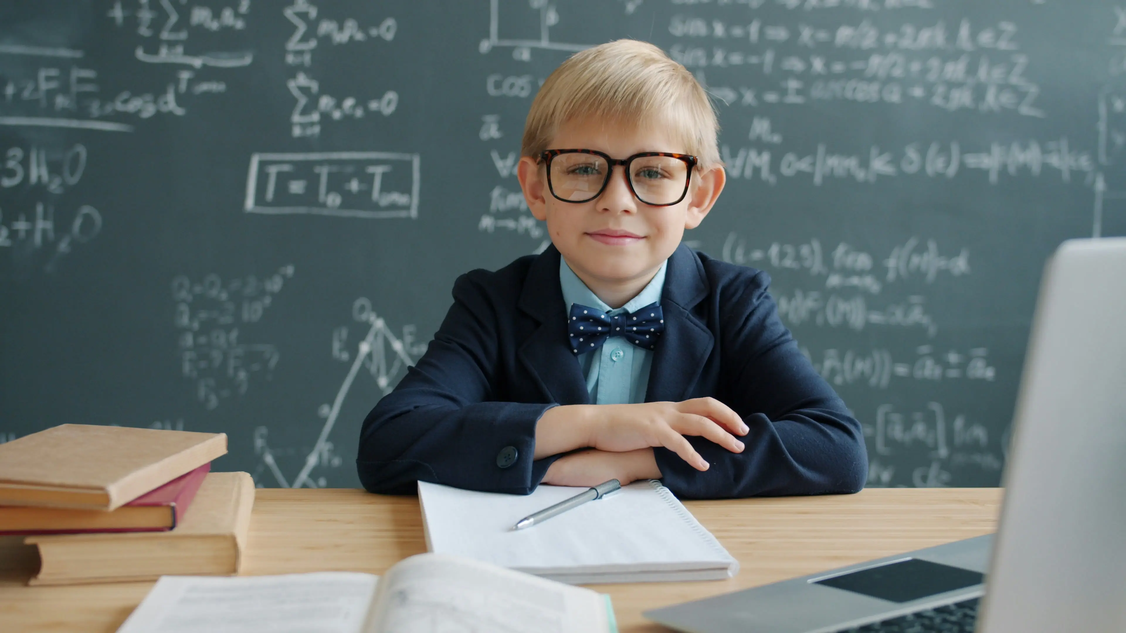 Cambridge vs Pearson Edexcel curriculum comparison for British Curriculum